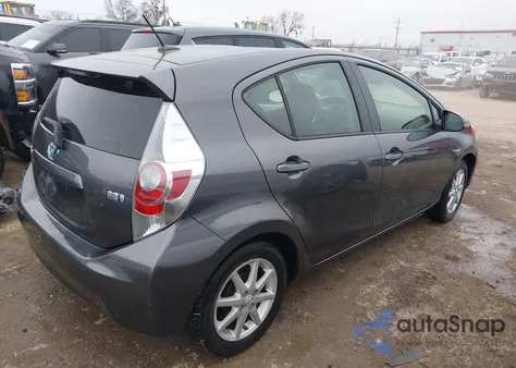 2014 Toyota Prius C Three z USA, uszkodzony, nr VIN JTDKDTB32E1572744